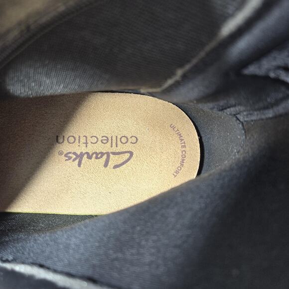 Clarks Hearth Rose Boots Womens 11 Black Leather Ankle Side Zip Ruched Lug Sole - Picture 9 of 11